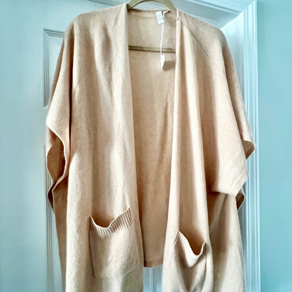 New, Nordstrom brand cashmere wrap